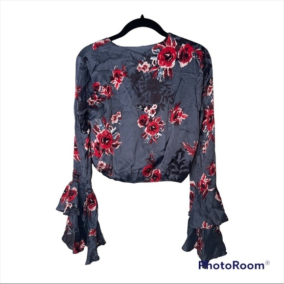 LOVERS + FRIENDS Revolve Gray Floral Ruffle Candela Crop Top Size Small - Picture 4 of 7